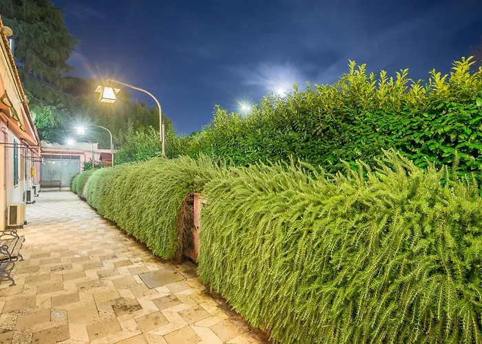 Arco Di Travertino Hotel Roma