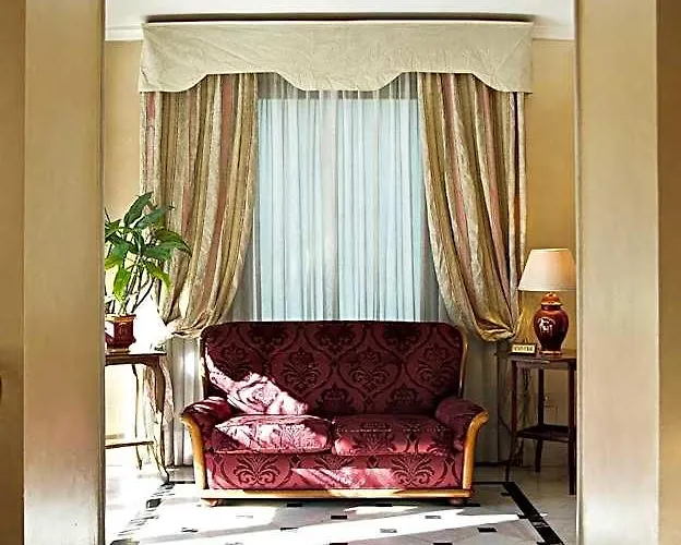 Hotel Arco Di Travertino 2*
