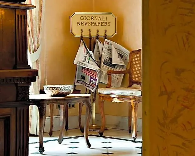 Arco Di Travertino Hotel